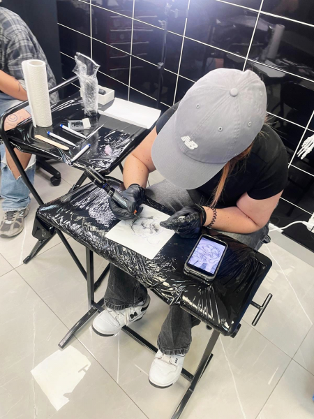Practica in cadrul cursului de tatuator 